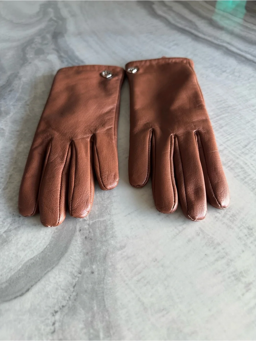 Kate Spade New York Leather Gloves in Cognac